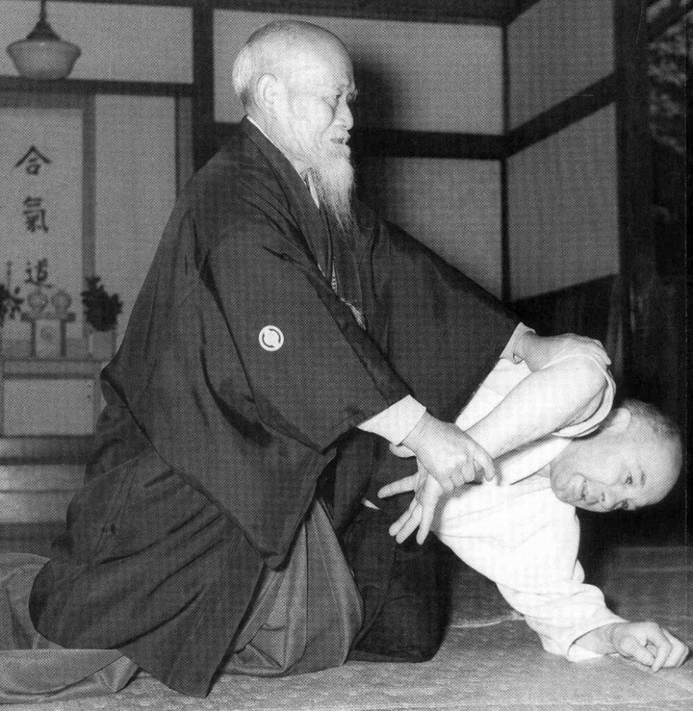 Aikido – Ueshiba kneeling