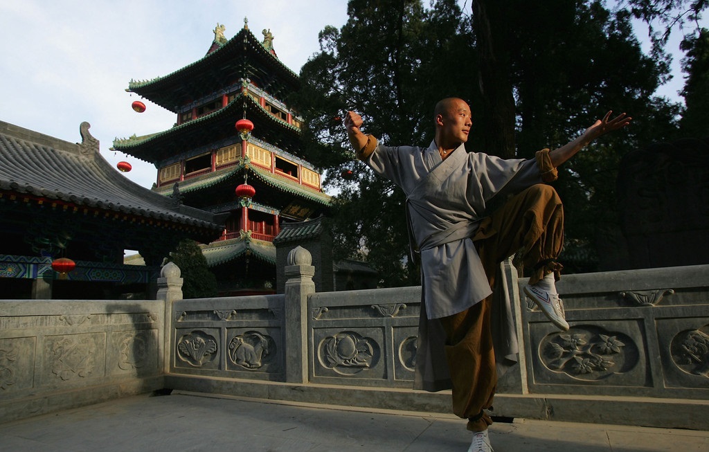 Shaolin tall stance